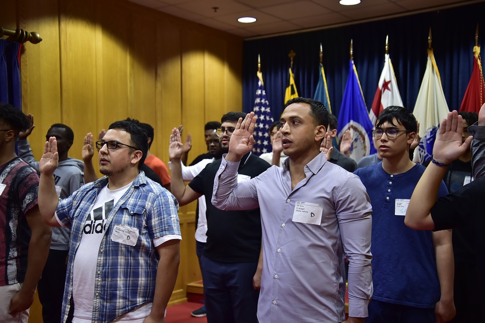 Gen. Randy A. George, VCSA, delivers oath of enlistment at Fort Meade MEPS