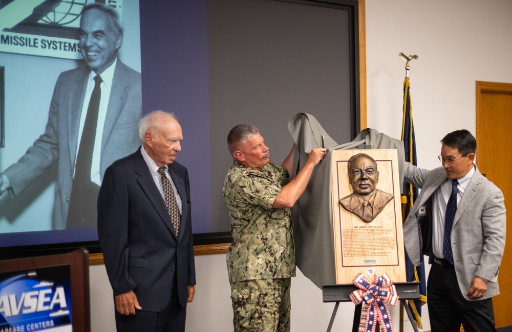 Jim Vallas Honored for Shaping Engineering Vision, Future Leaders at Naval Surface Warfare Center, Port Hueneme Division