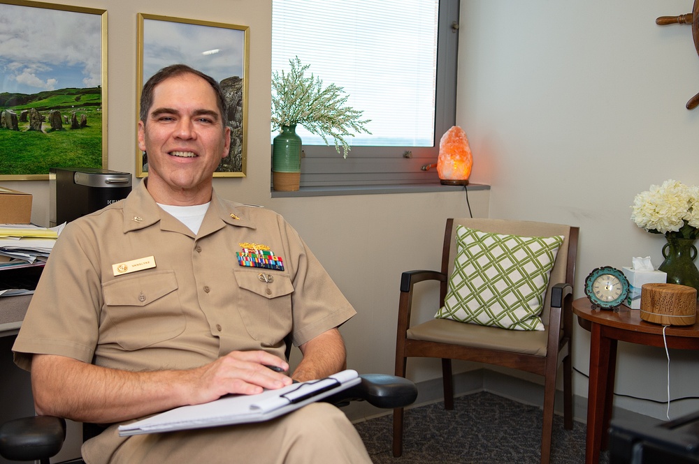 Senior psychiatrist wins Sears Award for achievements in Navy Medicine