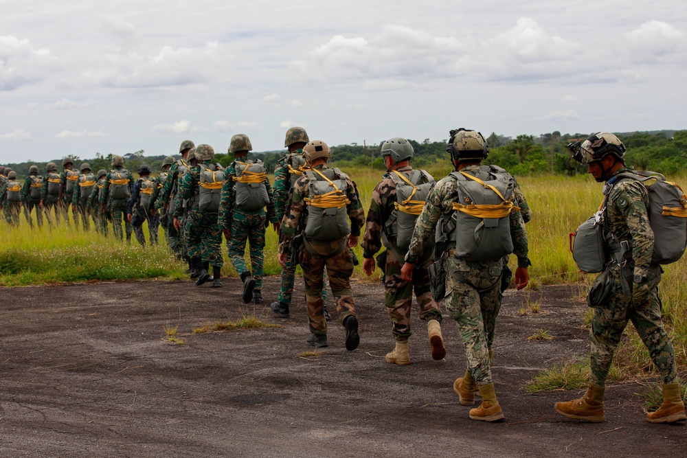 Multinational airborne training at Air Base London