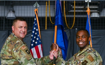 512th Maintenance Group changes command