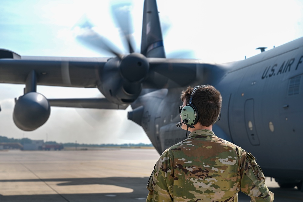 DVIDS - Images - Savannah Guard Dawgs prepare for mission during Air ...