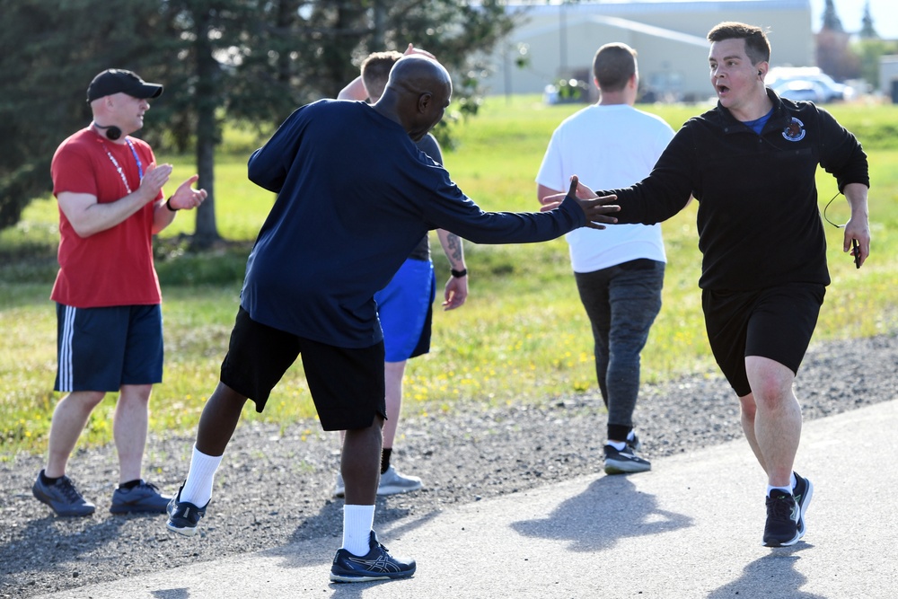 JBER Commander Hosts Fun Run