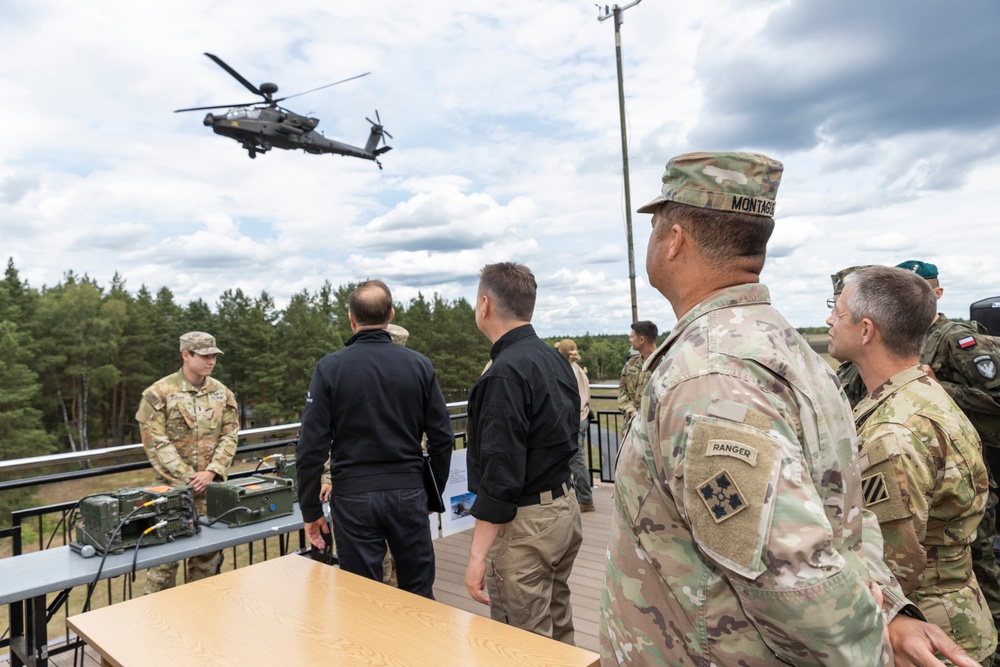 U.S. Ambassador to Poland and Minister of Defense for Poland visit Aviation Brigade