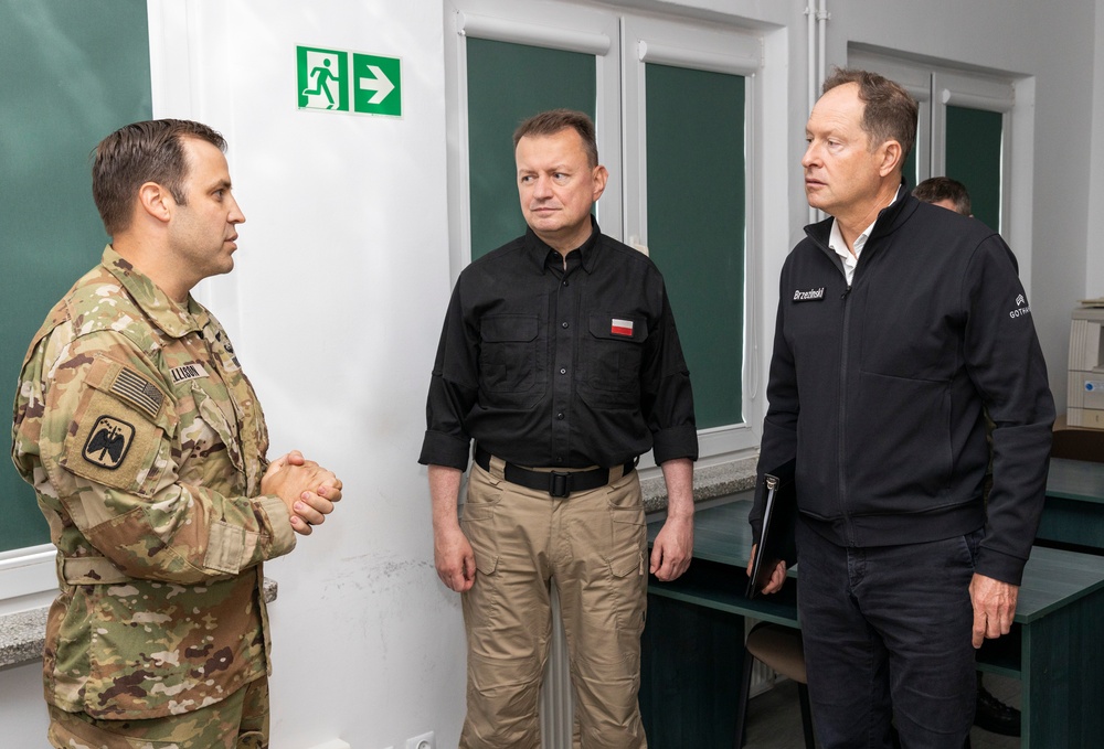 U.S. Ambassador to Poland and Minister of Defense for Poland visit Aviation Brigade
