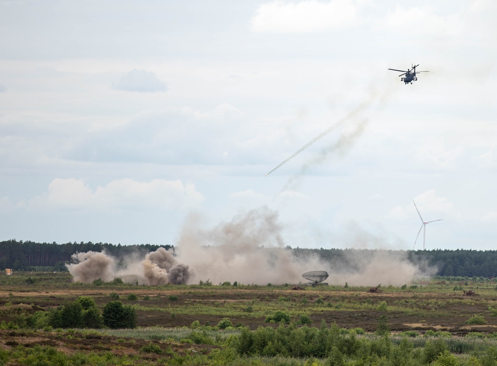 U.S. Ambassador and Minister of Defense Air Gunnery Coverage