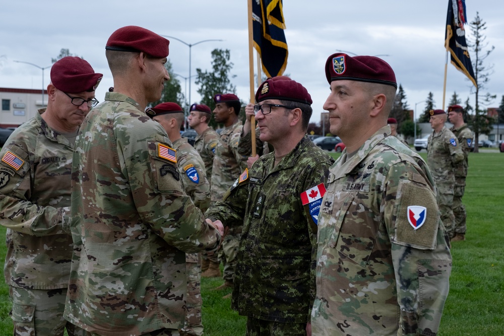 11th Airborne Division Commanding General Congratulates Deputy Commander