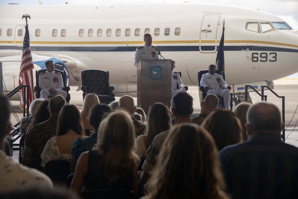 Commander Mark D. Kerber Assumes Command of VR-51