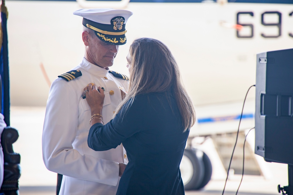 Commander Mark D. Kerber Assumes Command of VR-51