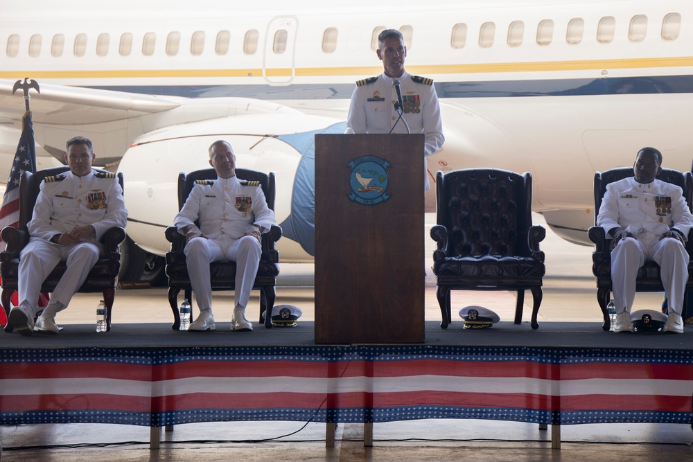 Commander Mark D. Kerber Assumes Command of VR-51