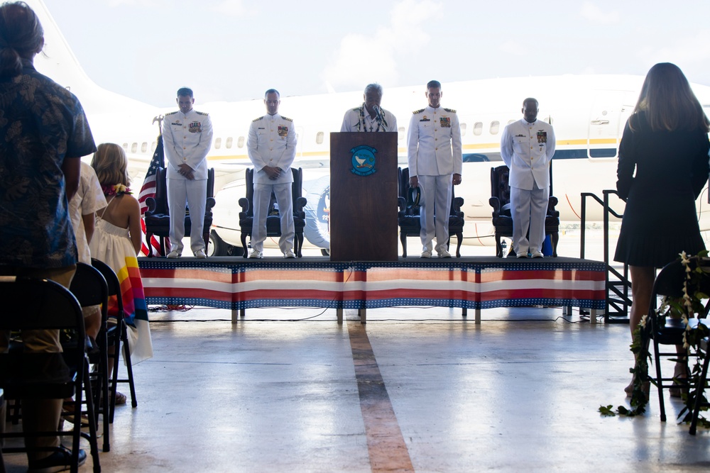 Commander Mark D. Kerber Assumes Command of VR-51