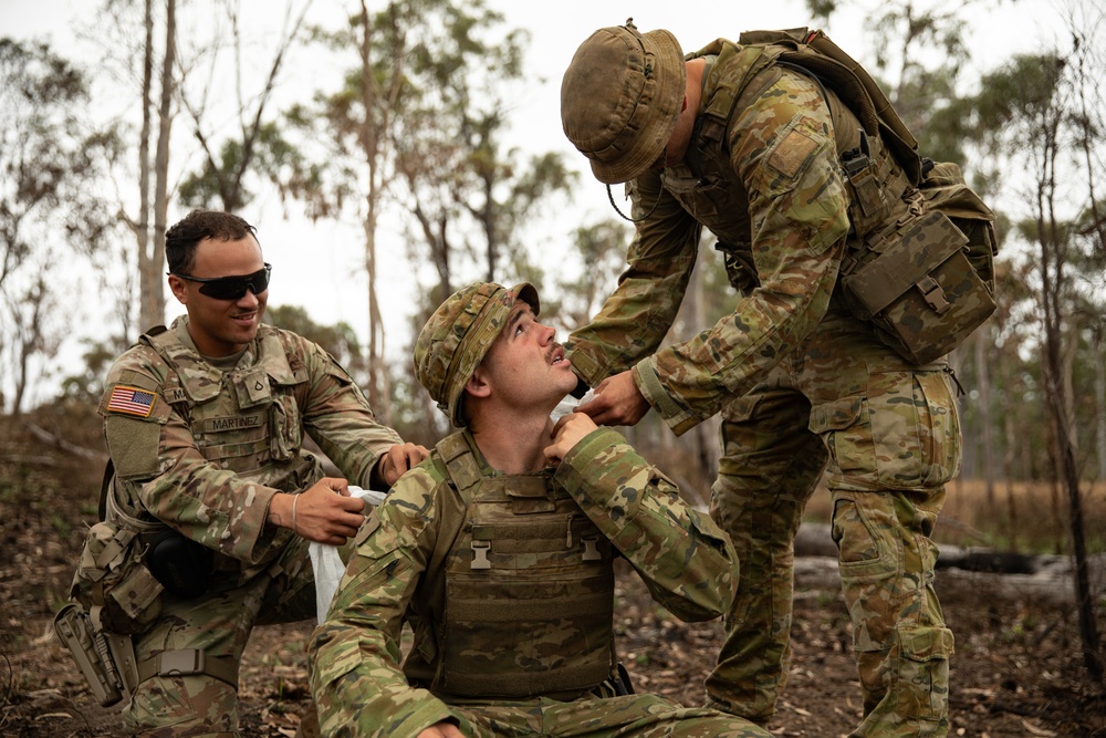 1st Armored Division trains with Australian Army