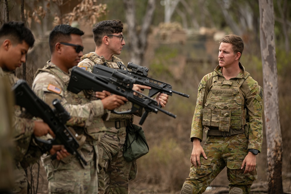 1st Armored Division trains with Australian Army