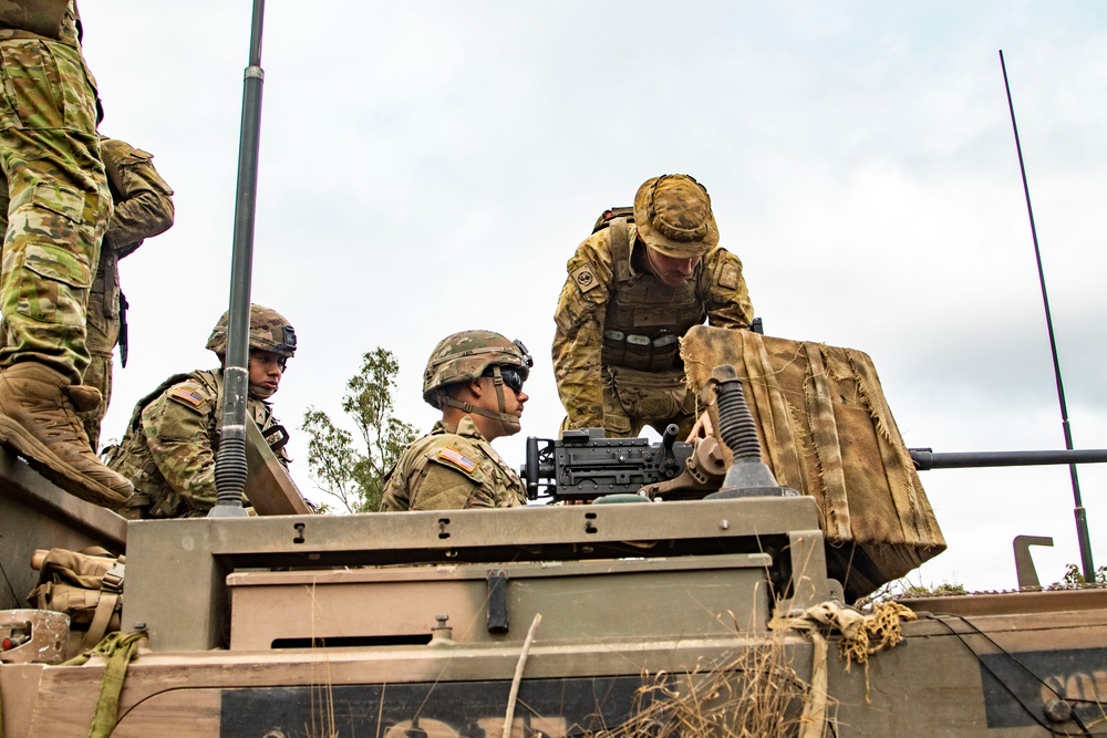 1st Armored Division trains with Australian Army