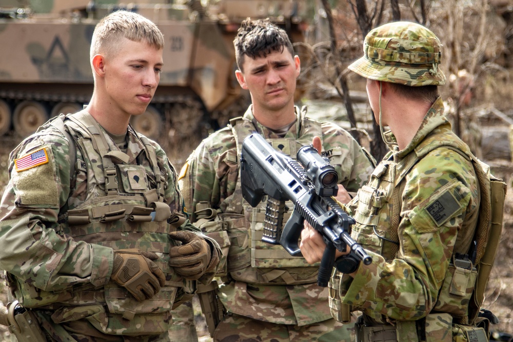 1st Armored Division trains with Australian Army