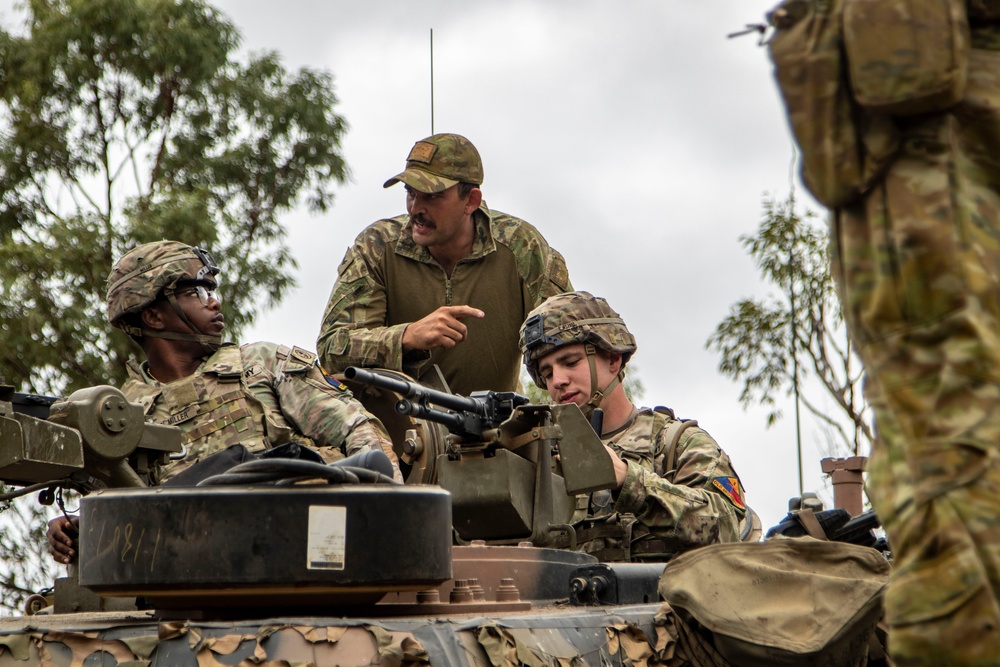 1st Armored Division trains with Australian Army