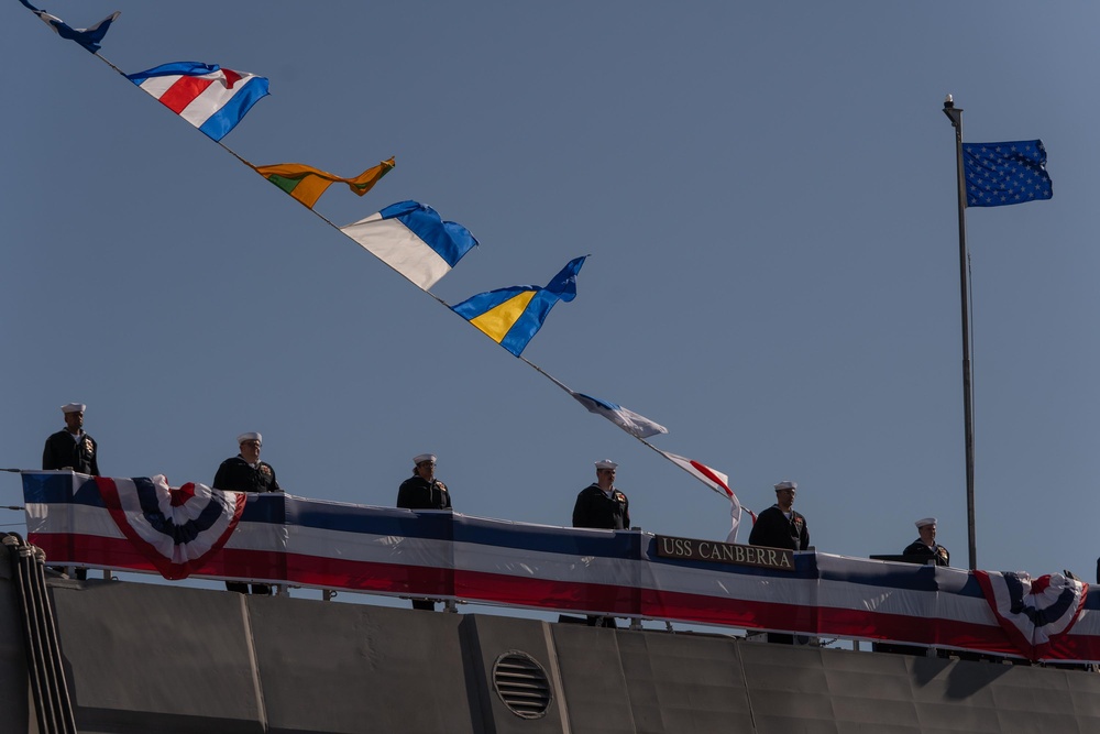 USS Canberra Commissioned in Sydney, Australia