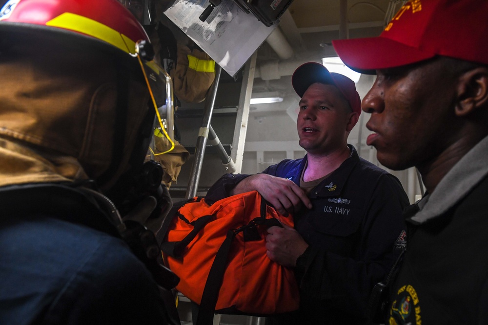 USS Green Bay (LPD 20) Conducts Damage Control Drill