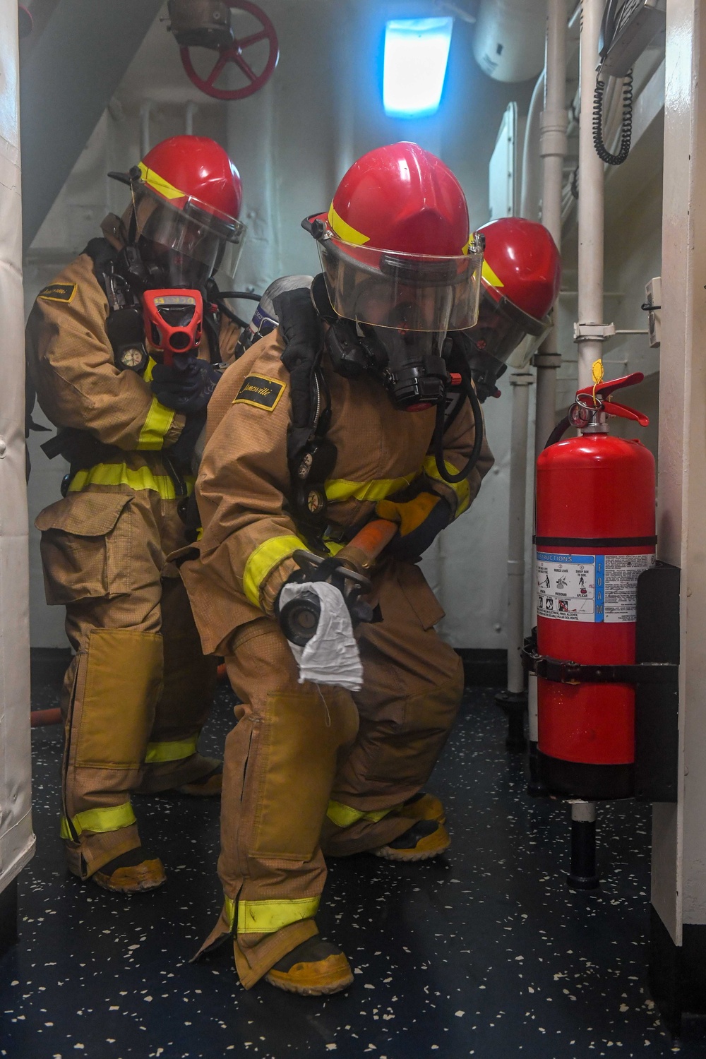 USS Green Bay (LPD 20) Conducts Damage Control Drill