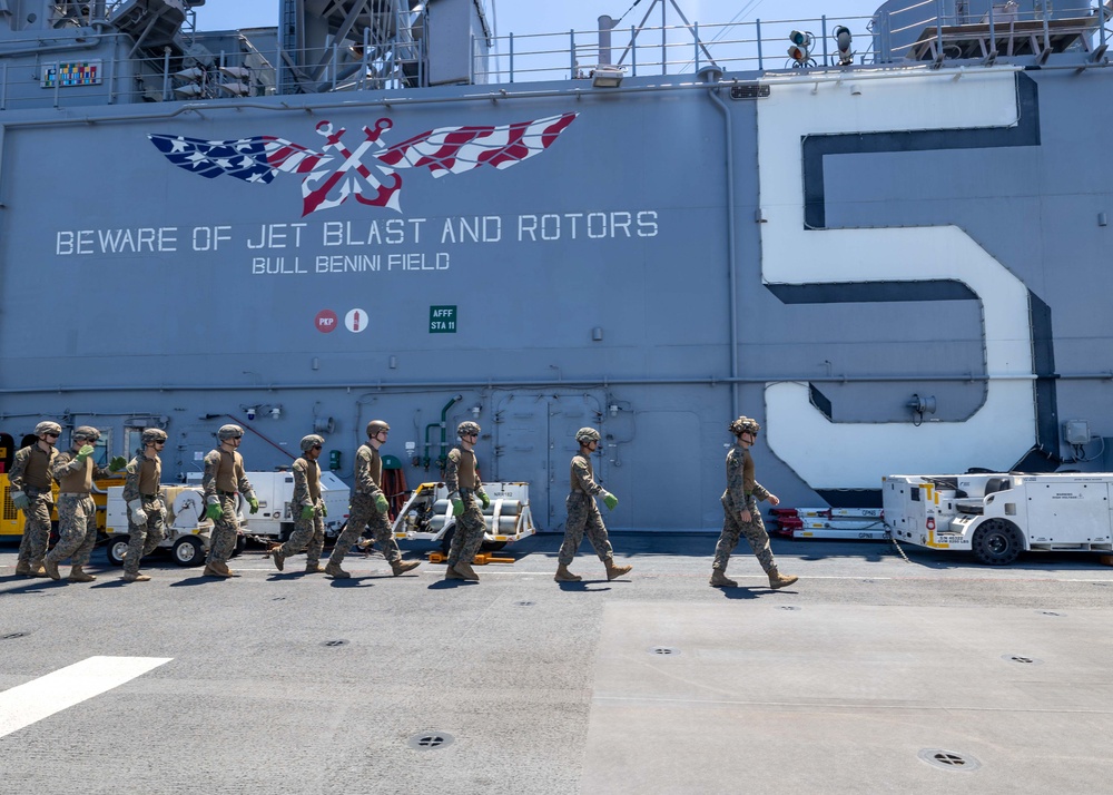 26th MEU Marines fast rope on USS Bataan