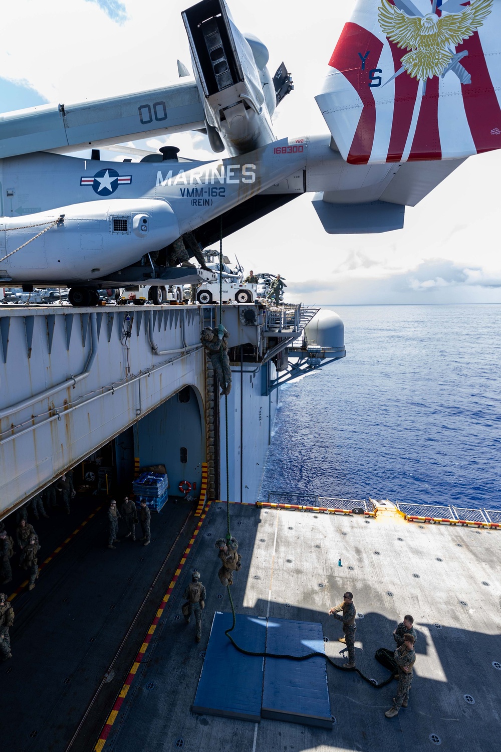 26th MEU Marines fast rope on USS Bataan