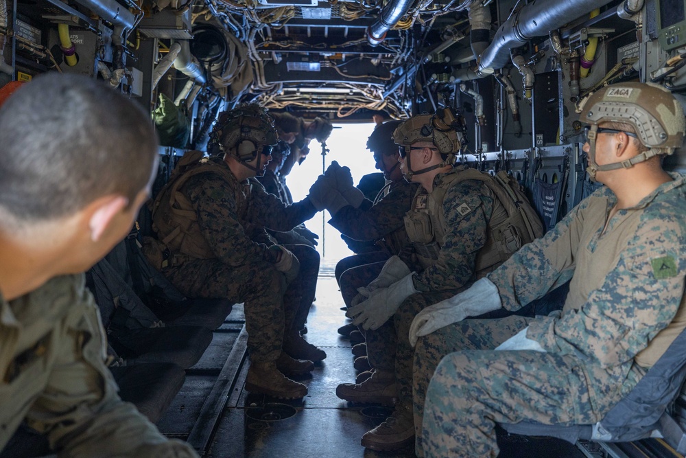 26th MEU Marines fast rope on USS Bataan