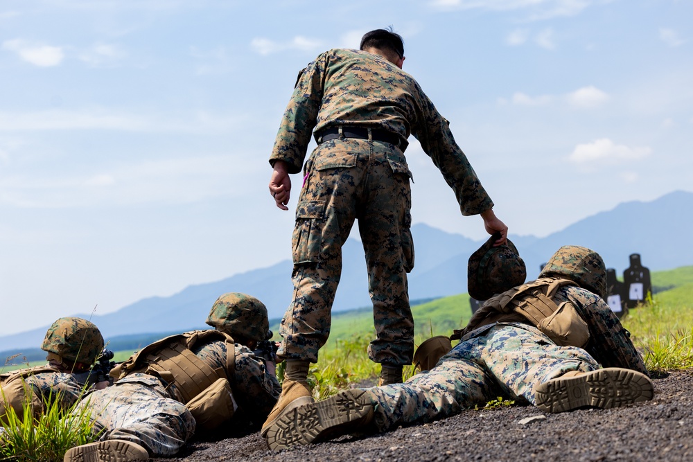 MWSS-171 Marines Conduct M16 and M4 Service Rifle Live-Fire Range