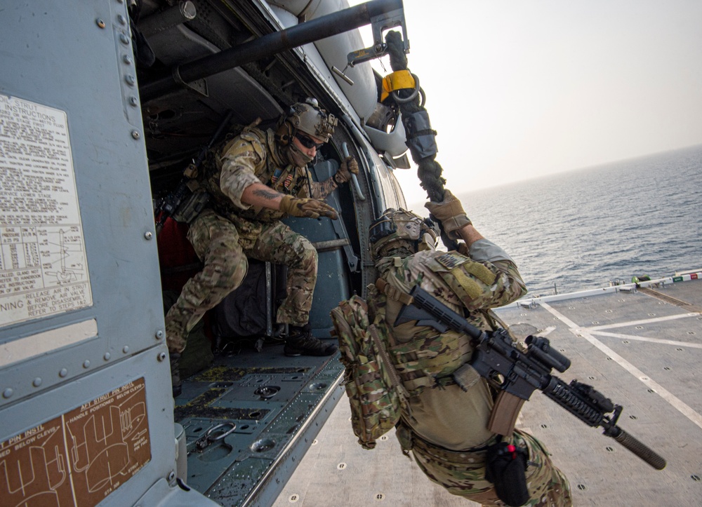 USS Lewis B. Puller, USS Paul Hamilton Sail in the Gulf of Oman