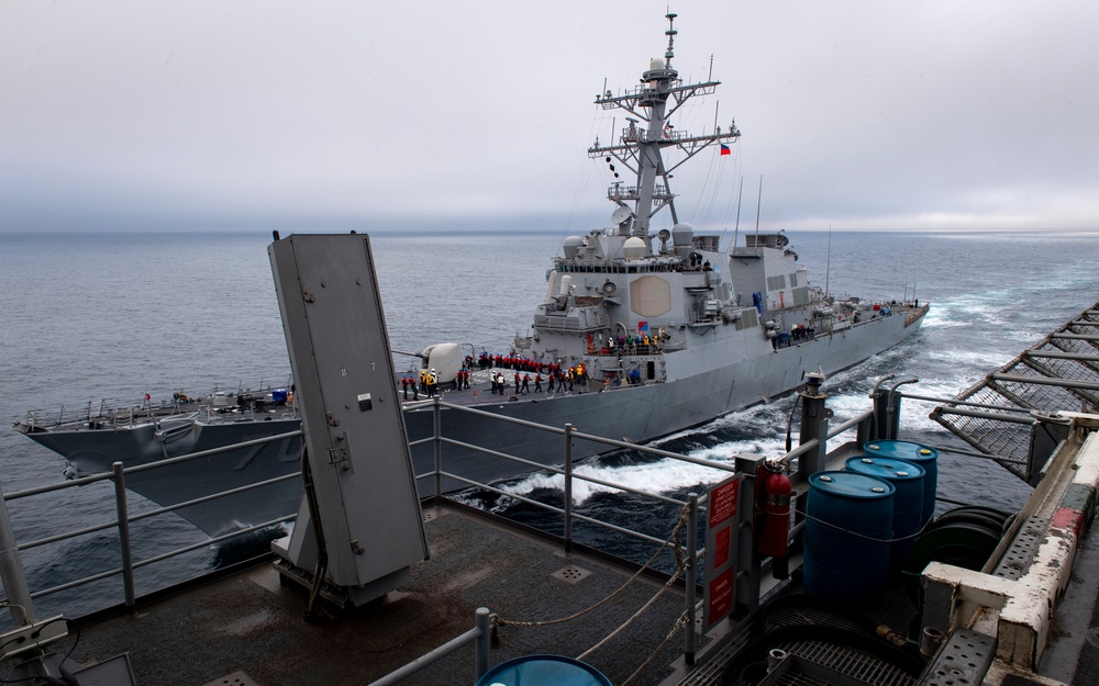 USS Carl Vinson (CVN 70) Fueling-at-sea