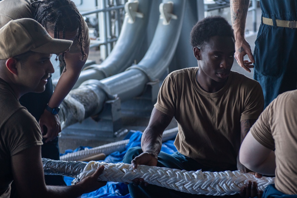 USS Ronald Reagan (CVN 76) Sailors splice line