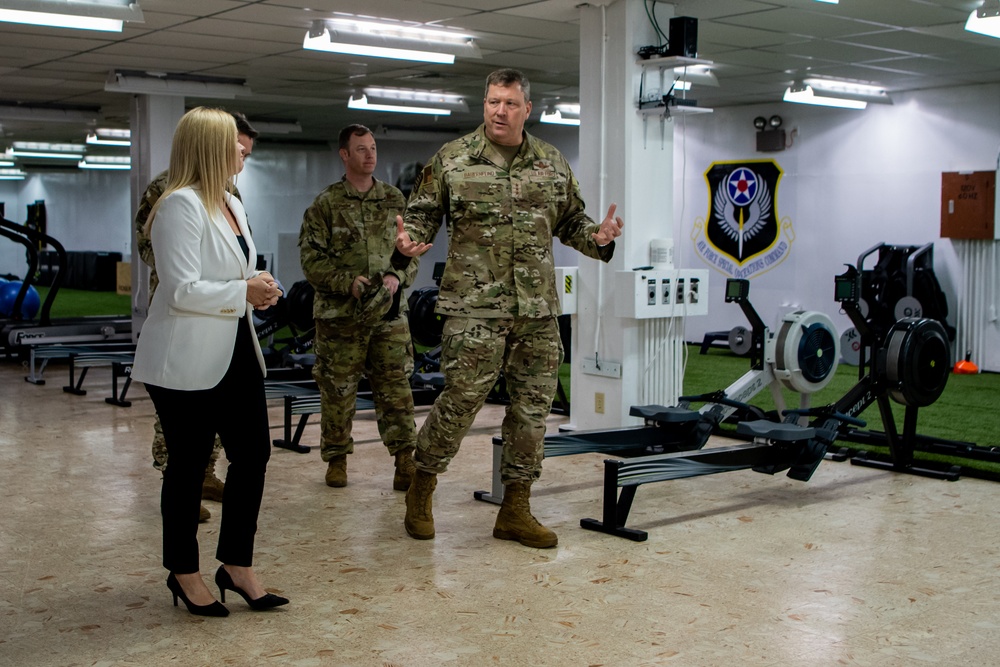 Special Operations commander visits Kadena