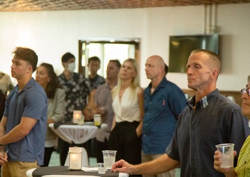 Marine leaders enjoy Awamori, Okinawan culture and spirit / 海兵隊のリーダー、泡盛－沖縄の文化、そして心－を楽しむ