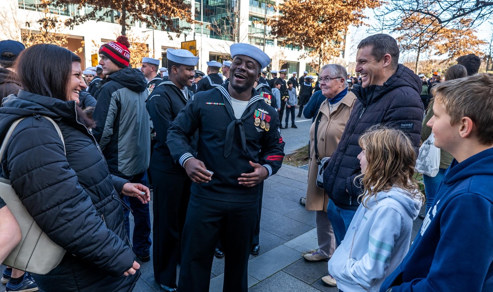 USS Canberra Visits Namesake City