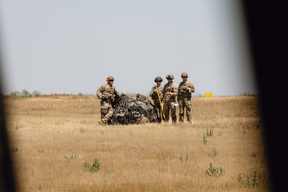 Soldiers participate in Pathfinder FTX