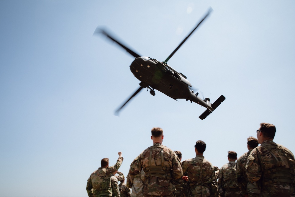 Soldiers participate in Pathfinder FTX