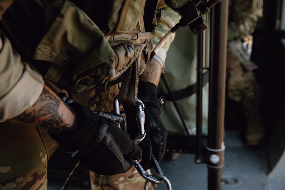 Soldiers participate in Pathfinder FTX