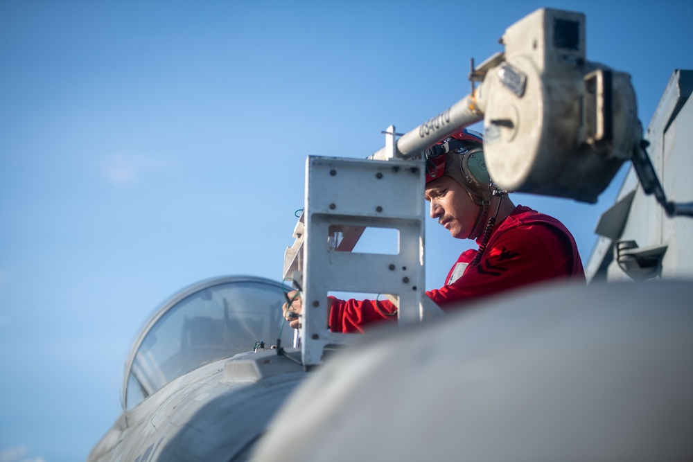 IKE Carrier Strike Group participates in COMPTUEX