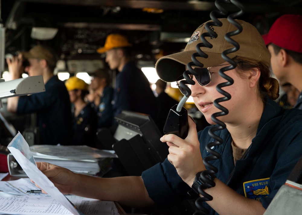 USS Blue Ridge Pulls into Singapore