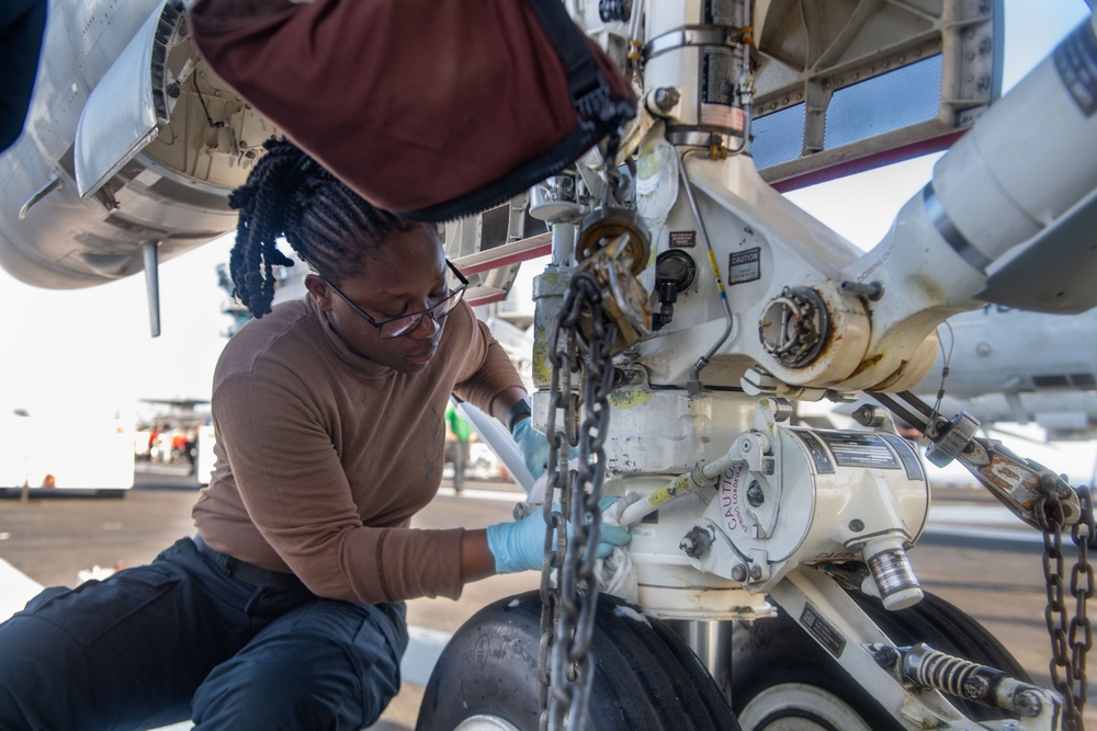IKE Carrier Strike Group participates in COMPTUEX
