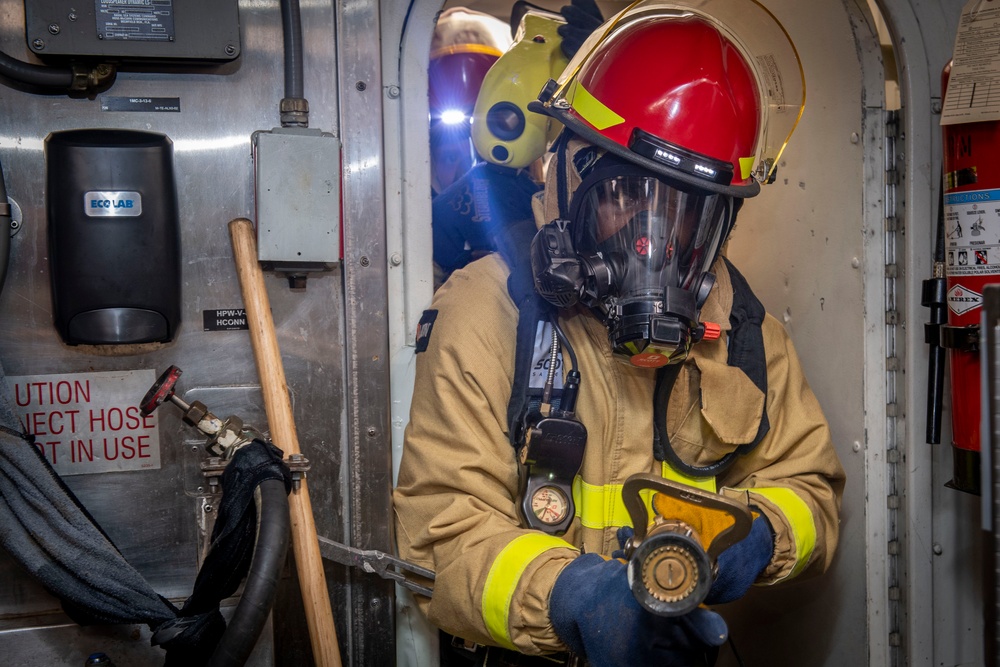 USS Gravely (DDG 107) Participates in CSG-4 COMPTUEX