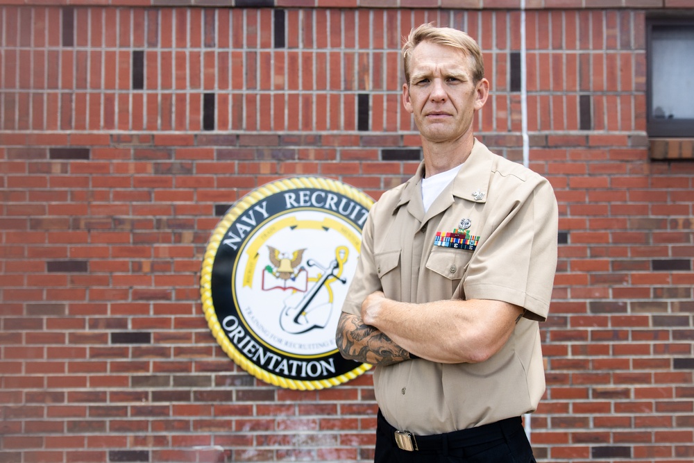 Navy Recruiter Trains for Ultramarathon