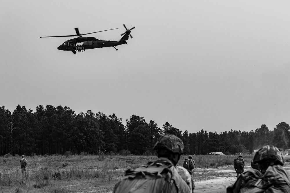 3BCT, 82nd ABN DIV Conduct UH-60 Jump