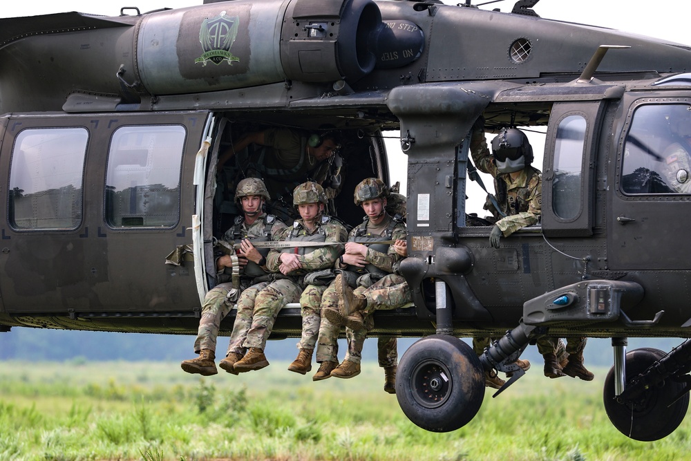 3BCT, 82nd ABN DIV Conduct UH-60 Jump