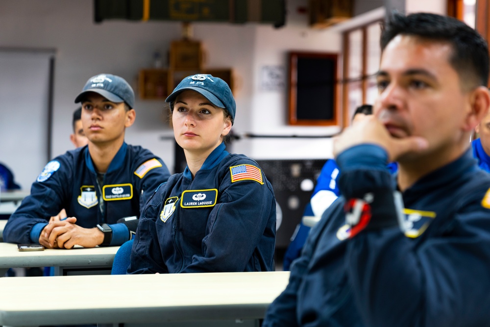 USAFA Wings of Blue participates in F-AIR Colombia 2023