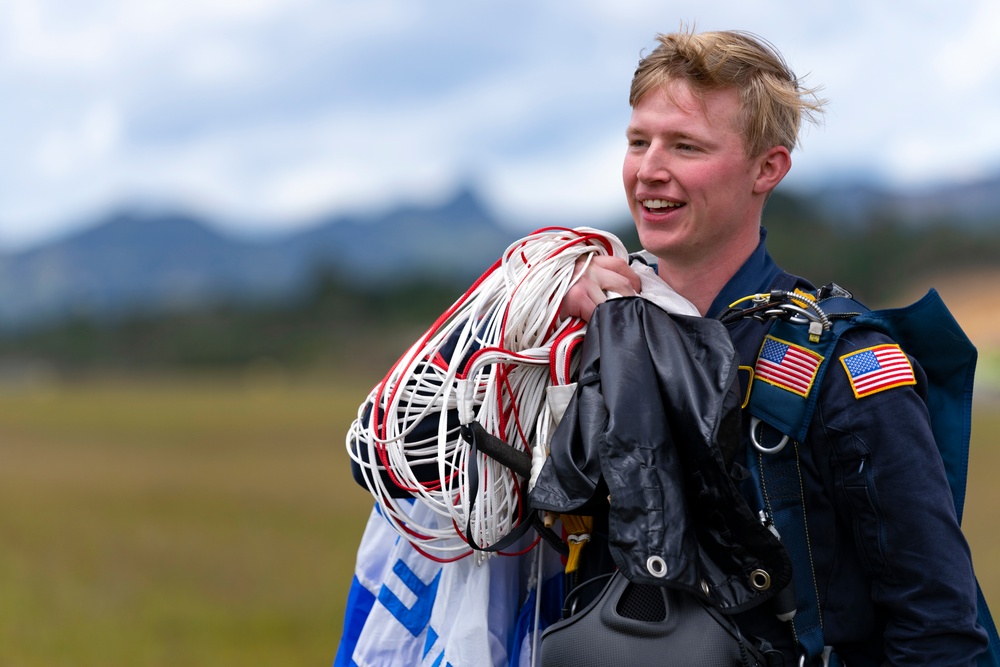 USAFA Wings of Blue participates in F-AIR Colombia 2023