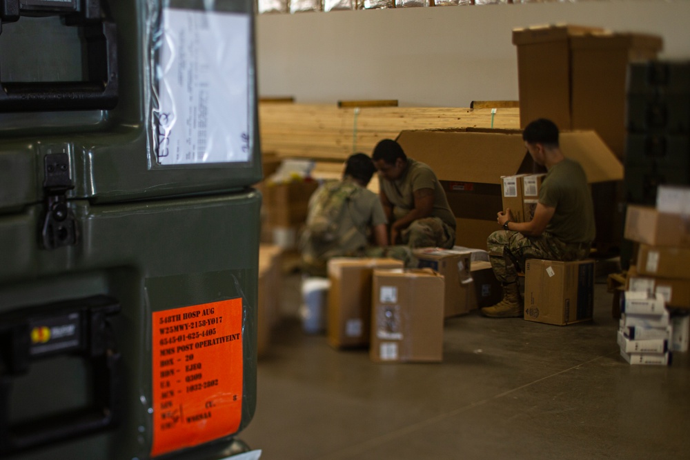 USAMMDA logisticians, Reserve Soldiers support capstone hospital conversion effort in Northern California’s high desert