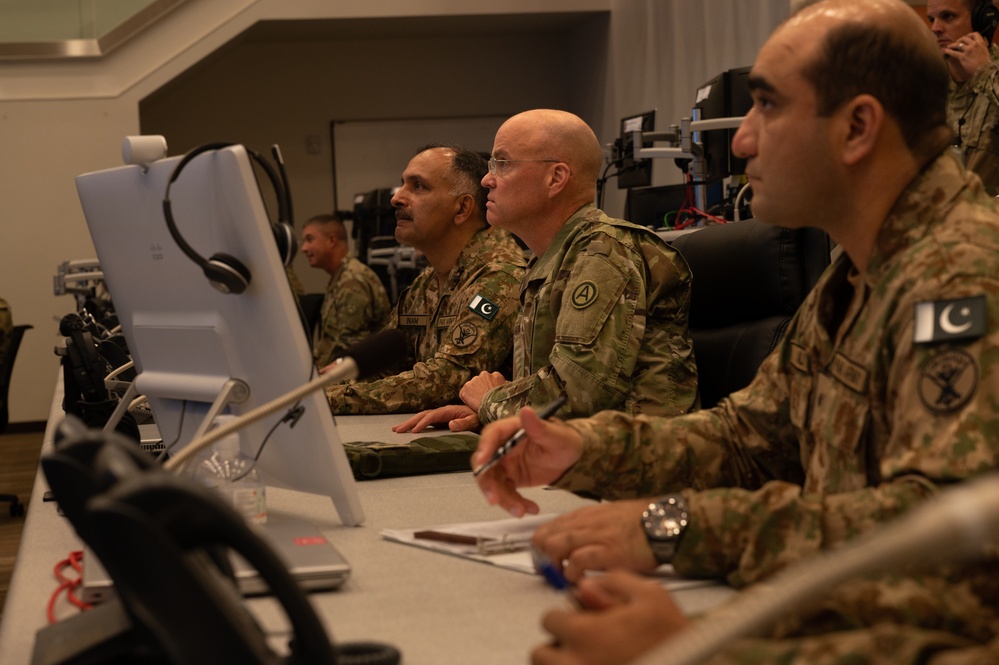 USARCENT Hosts Pakistan Delegation for NDMA