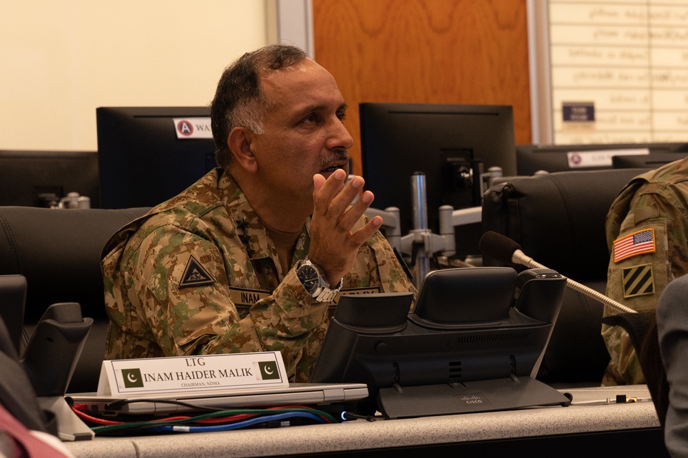 USARCENT Hosts Pakistan Delegation for NDMA