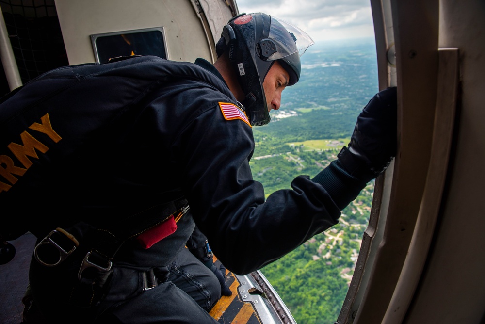 Army Golden Knights Parachute Jump