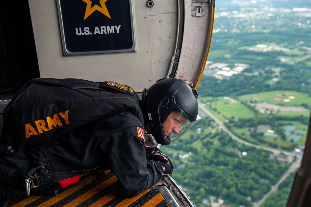 Army Golden Knights Parachute Jump